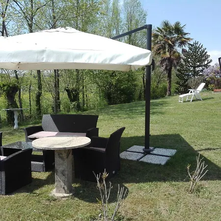 La Vie En Rose Bed & Breakfast 2*