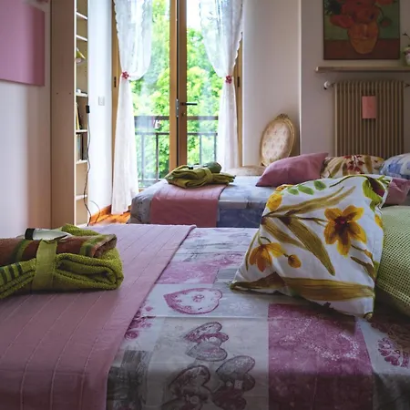 La Vie En Rose Bed & Breakfast