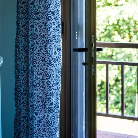 La Vie En Rose Bed & Breakfast 3*